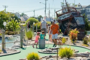 Read more about the article Creating A Memorable Mini Golf Course Experience