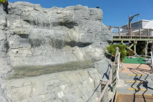 Read more about the article The Role Of A Mini Golf Course Contractor In Expanding Your Bowling Alley’s Customer Base