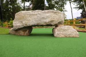 Read more about the article Hotel Managers: Keeping Kids Entertained with Mini Golf