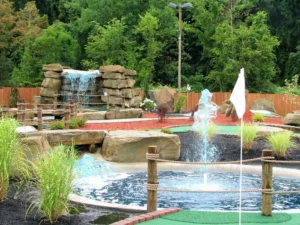 Read more about the article 10 Reasons Mini Golf Will Drive More Traffic To Your Farm Attraction Center