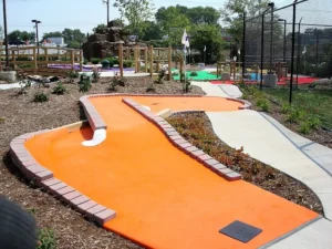 Read more about the article Ways to Increase Profits Margins of Your Mini Golf Course