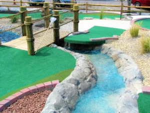 Read more about the article Ways to Make Your Mini Golf Course More Family-Friendly