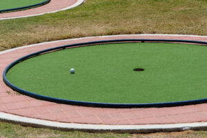 Read more about the article How Hotels Can Benefit From On-Site Mini Golf Course Construction